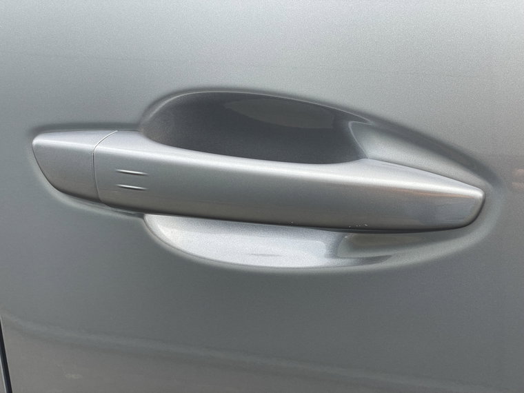 Vehicle Image 32