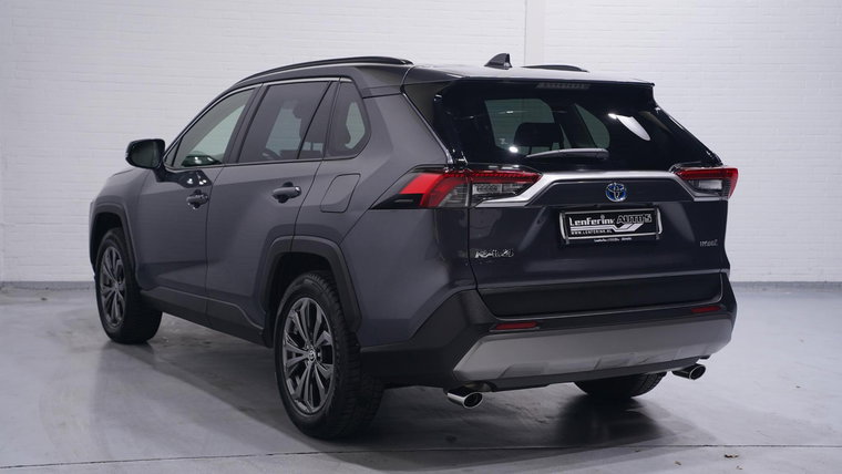 Vehicle Image 7