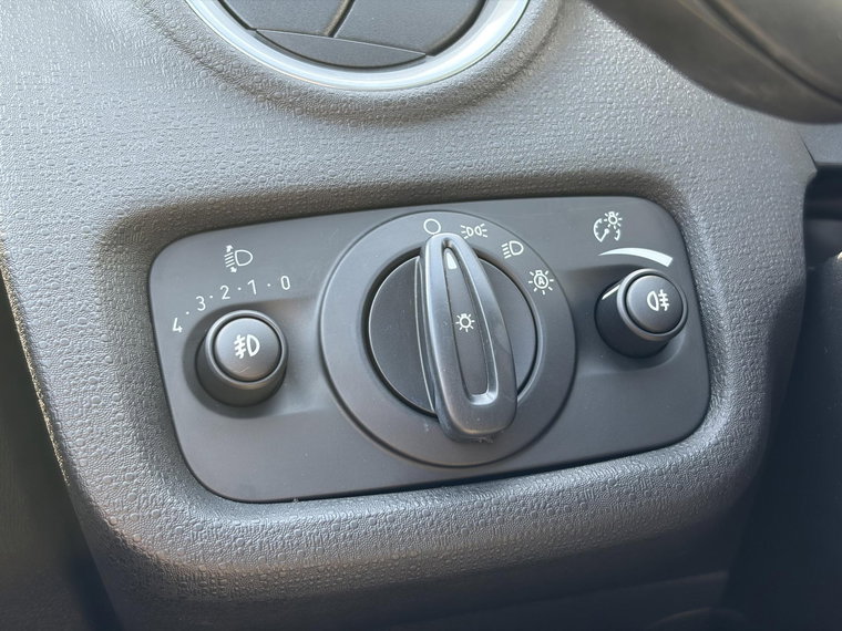 Vehicle Image 28