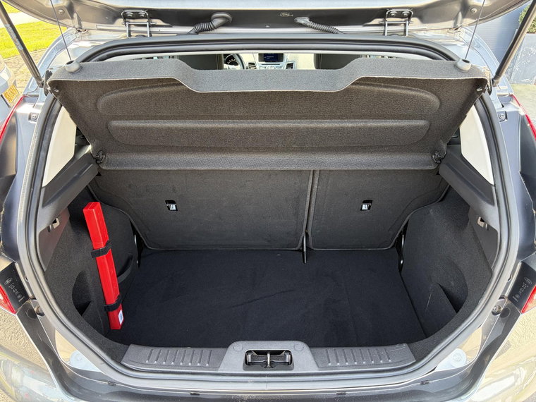Vehicle Image 37