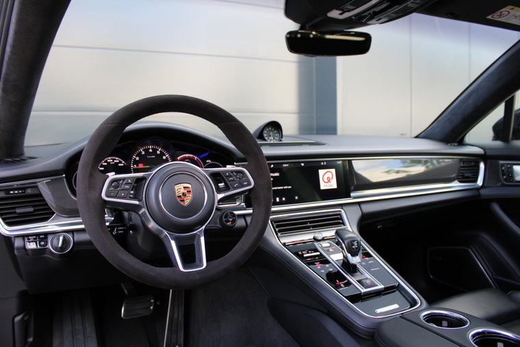 Vehicle Image 25
