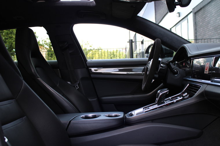 Vehicle Image 32