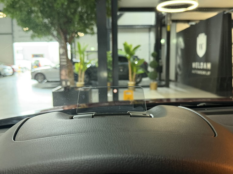 Vehicle Image 29