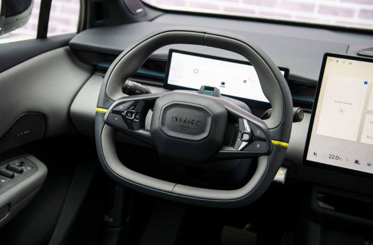 Vehicle Image 23