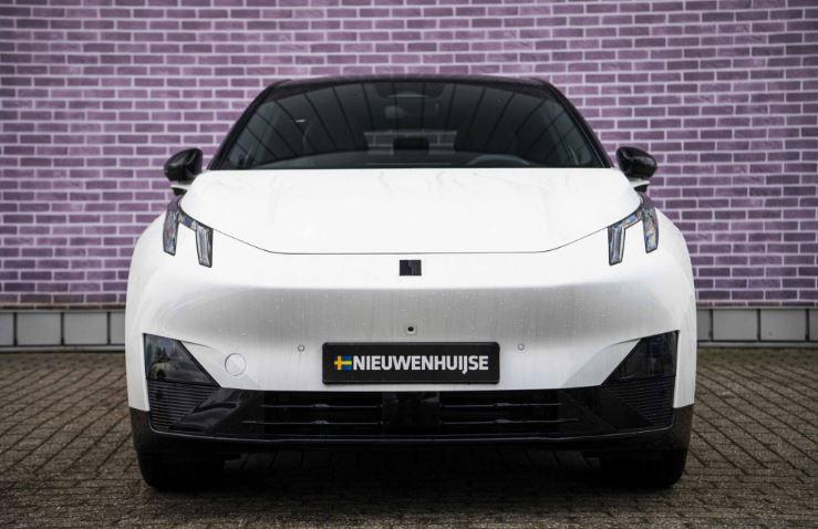 Vehicle Image 9
