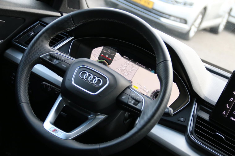 Vehicle Image 11