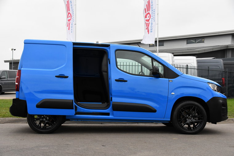 Vehicle Image 11
