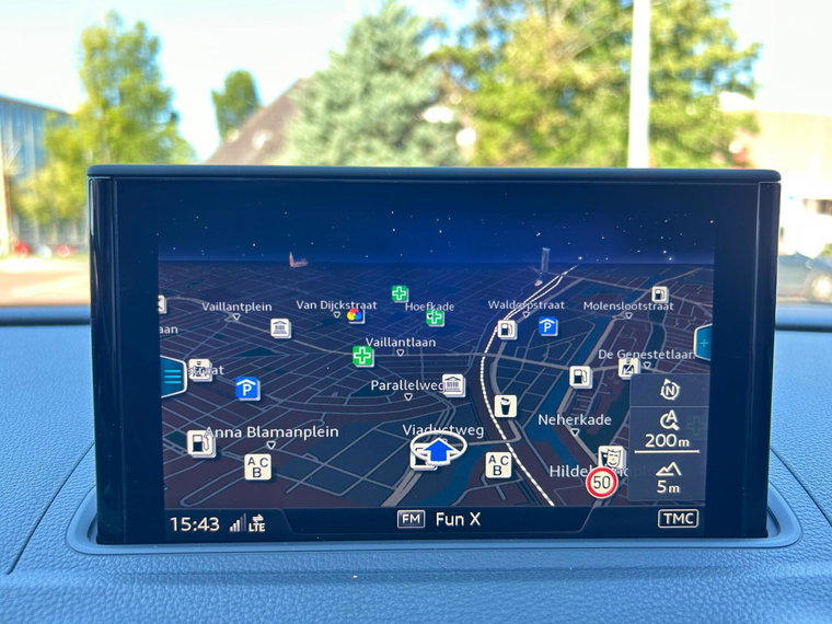 Vehicle Image 23