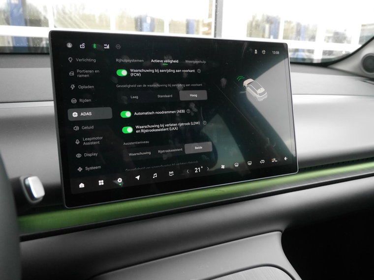 Vehicle Image 30