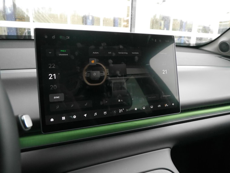 Vehicle Image 32