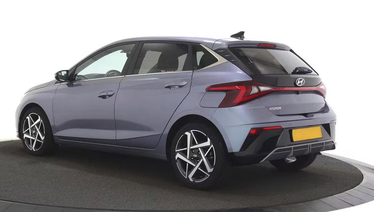 Vehicle Image 8