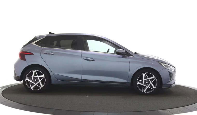 Vehicle Image 11