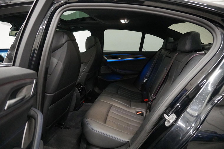 Vehicle Image 37