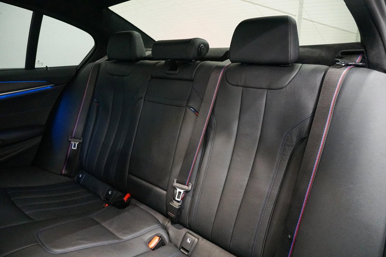 Vehicle Image 38