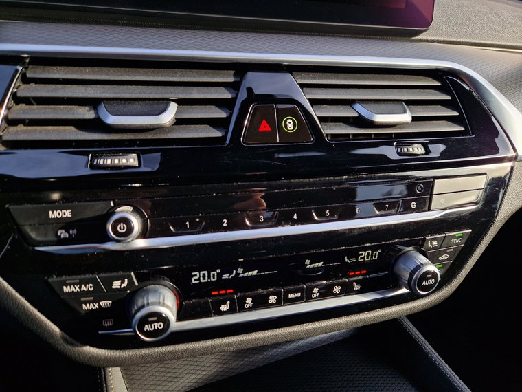 Vehicle Image 28