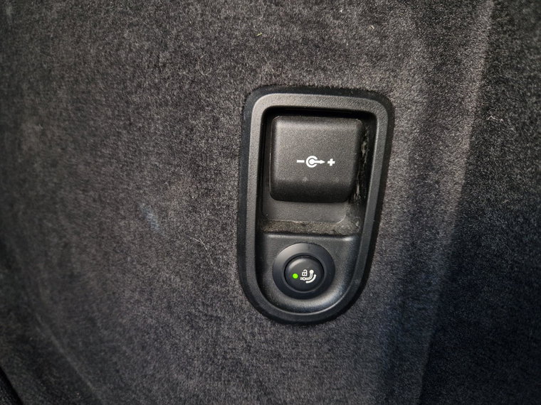 Vehicle Image 40