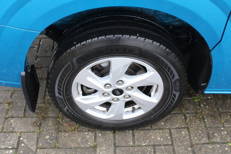 Vehicle Image 21