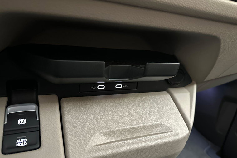 Vehicle Image 37