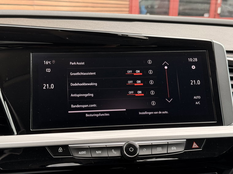 Vehicle Image 36