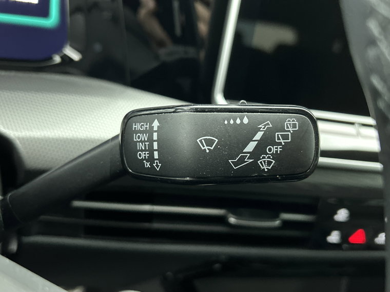 Vehicle Image 27