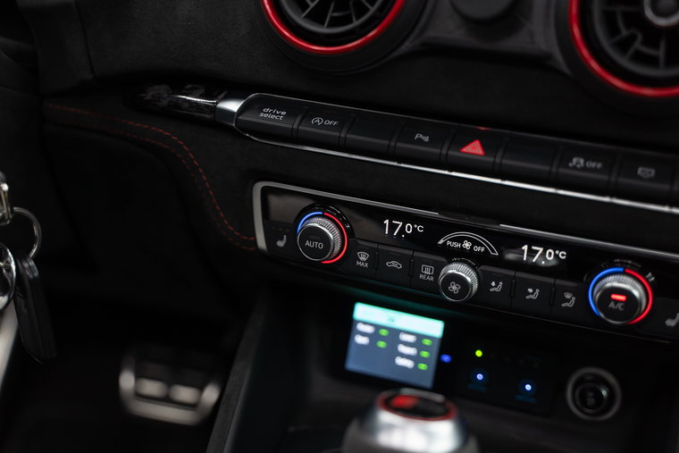 Vehicle Image 35