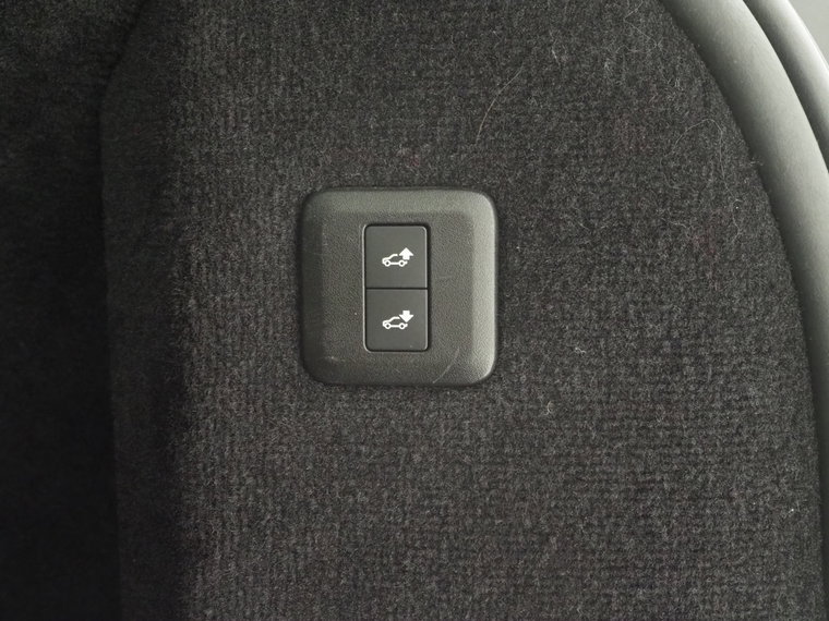 Vehicle Image 40