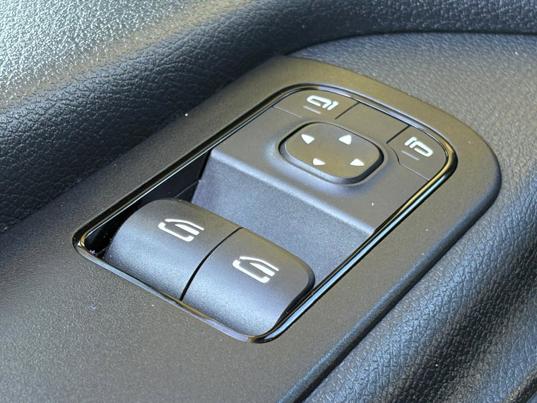 Vehicle Image 27