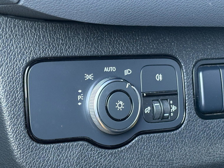 Vehicle Image 29