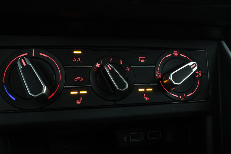 Vehicle Image 28