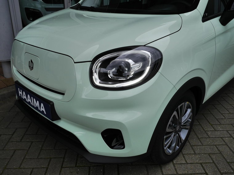 Vehicle Image 35