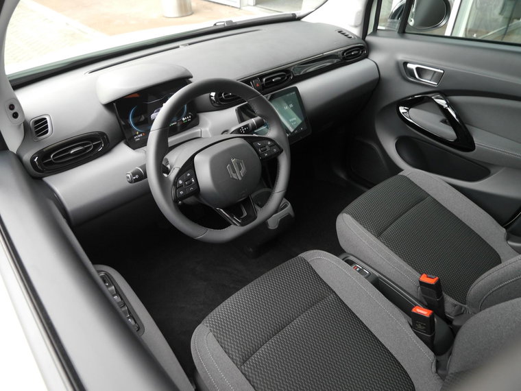 Vehicle Image 9