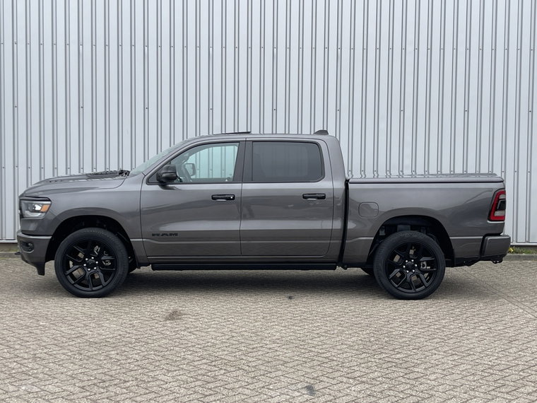 Vehicle Image 12