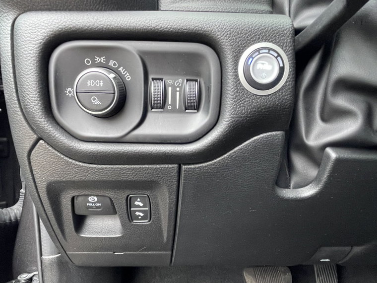 Vehicle Image 33