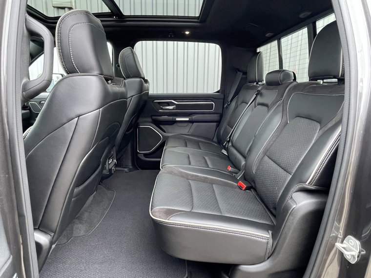 Vehicle Image 38