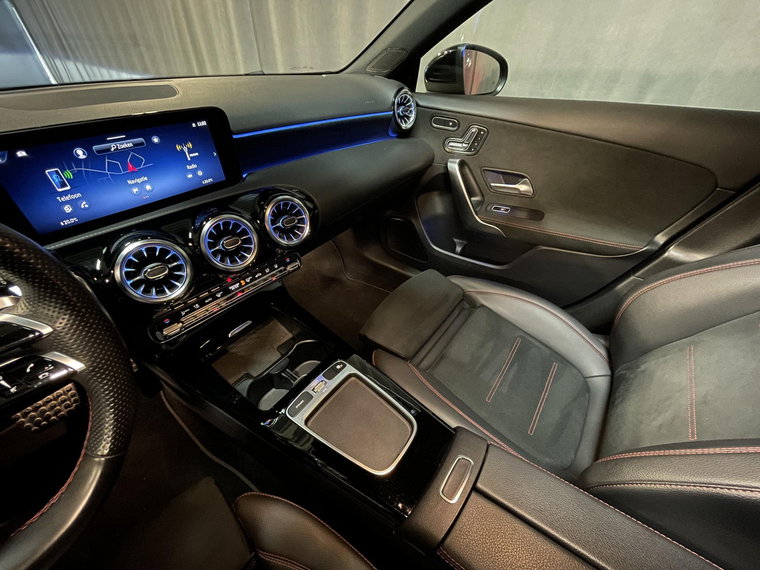 Vehicle Image 36