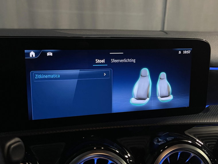 Vehicle Image 38