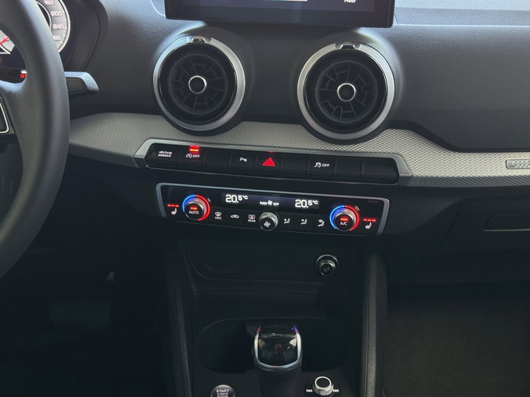 Vehicle Image 27