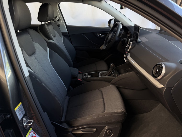 Vehicle Image 30