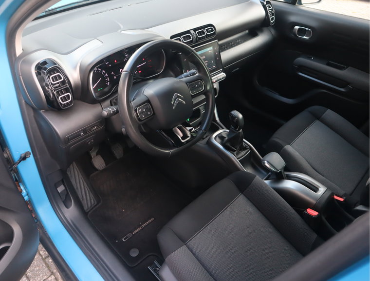 Vehicle Image 21