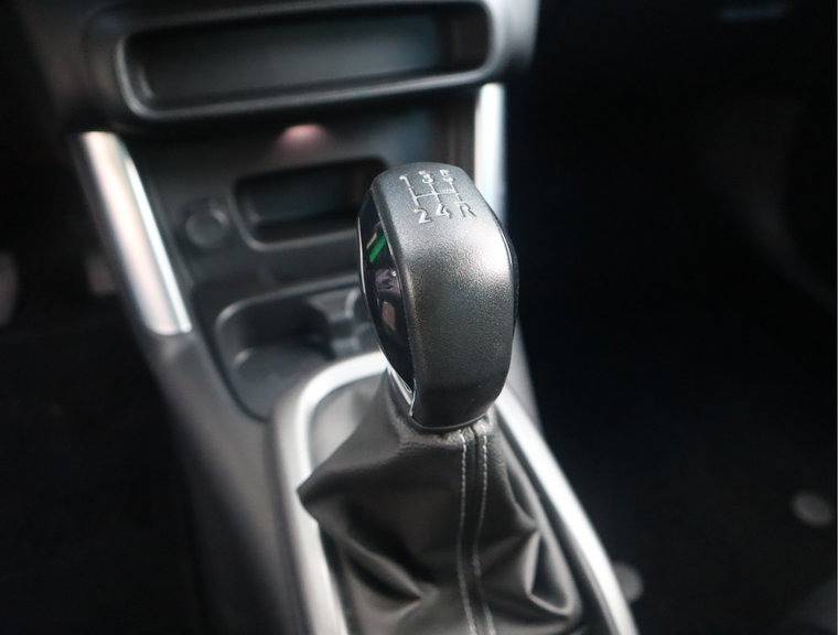 Vehicle Image 35