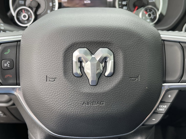 Vehicle Image 38