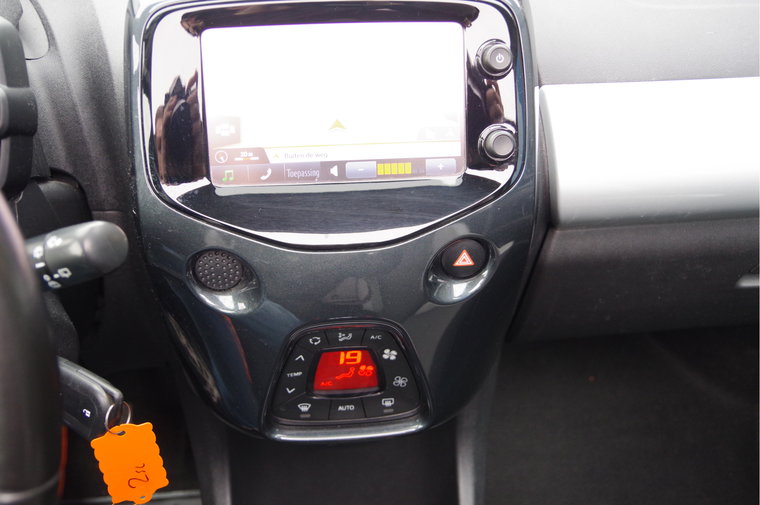 Vehicle Image 14