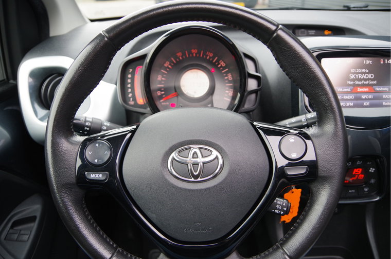 Vehicle Image 9