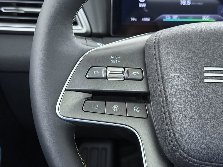 Vehicle Image 28
