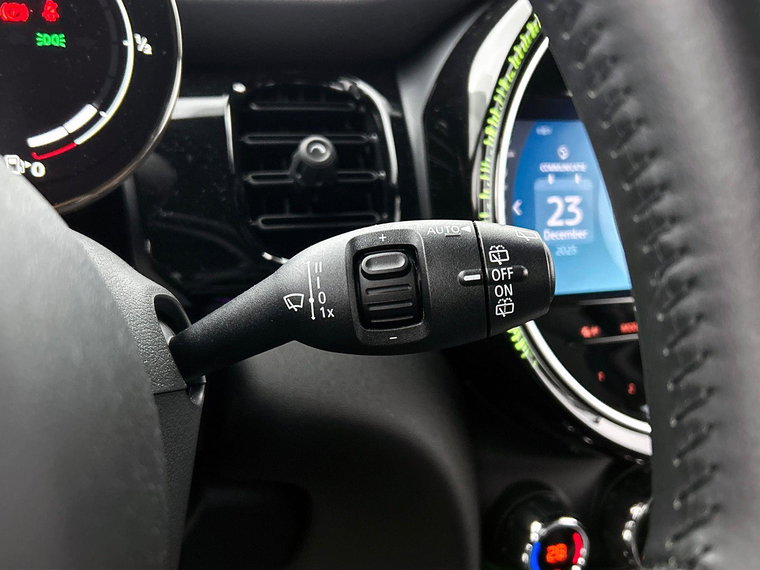Vehicle Image 26