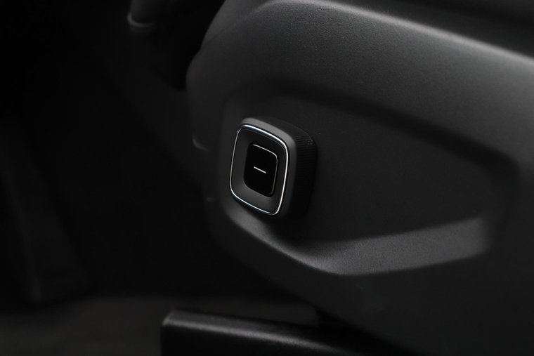 Vehicle Image 38