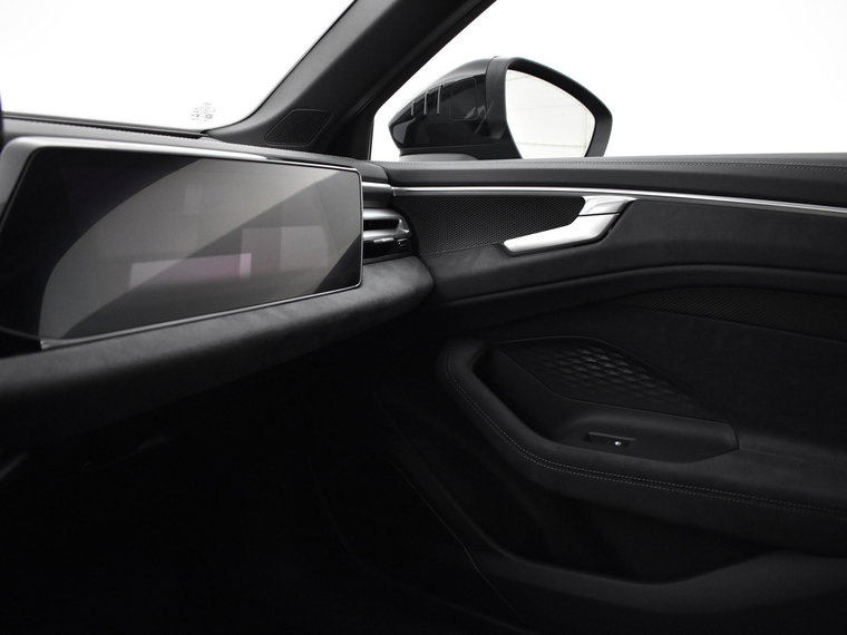 Vehicle Image 26