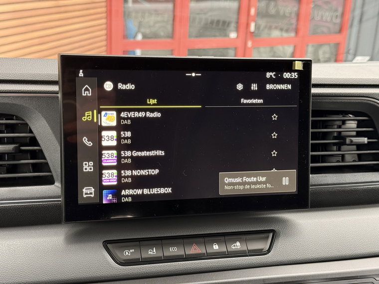 Vehicle Image 28