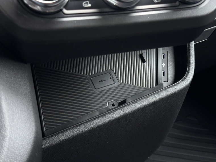 Vehicle Image 37