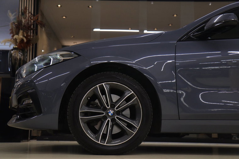 Vehicle Image 40